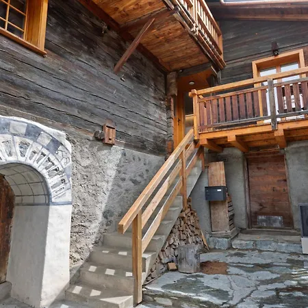 De Charme Dans Un Village Authentique 아파트 Ayer